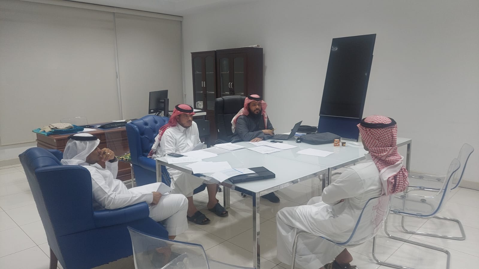 باشرت لجان القبول والمقابلات الشفوية في معهد تعليم اللغة العربية بالجامعة الإسلامية أعمالها لتقييم المتقدمين لبرنامجي الدكتوراه والماجستير في تعليم اللغة العربية لغير الناطقين بها